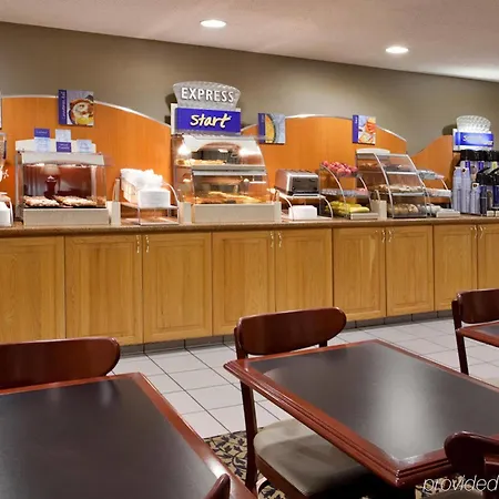 Holiday Inn Express Detroit-Warren (Gm Tech Ctr), an IHG hotel 