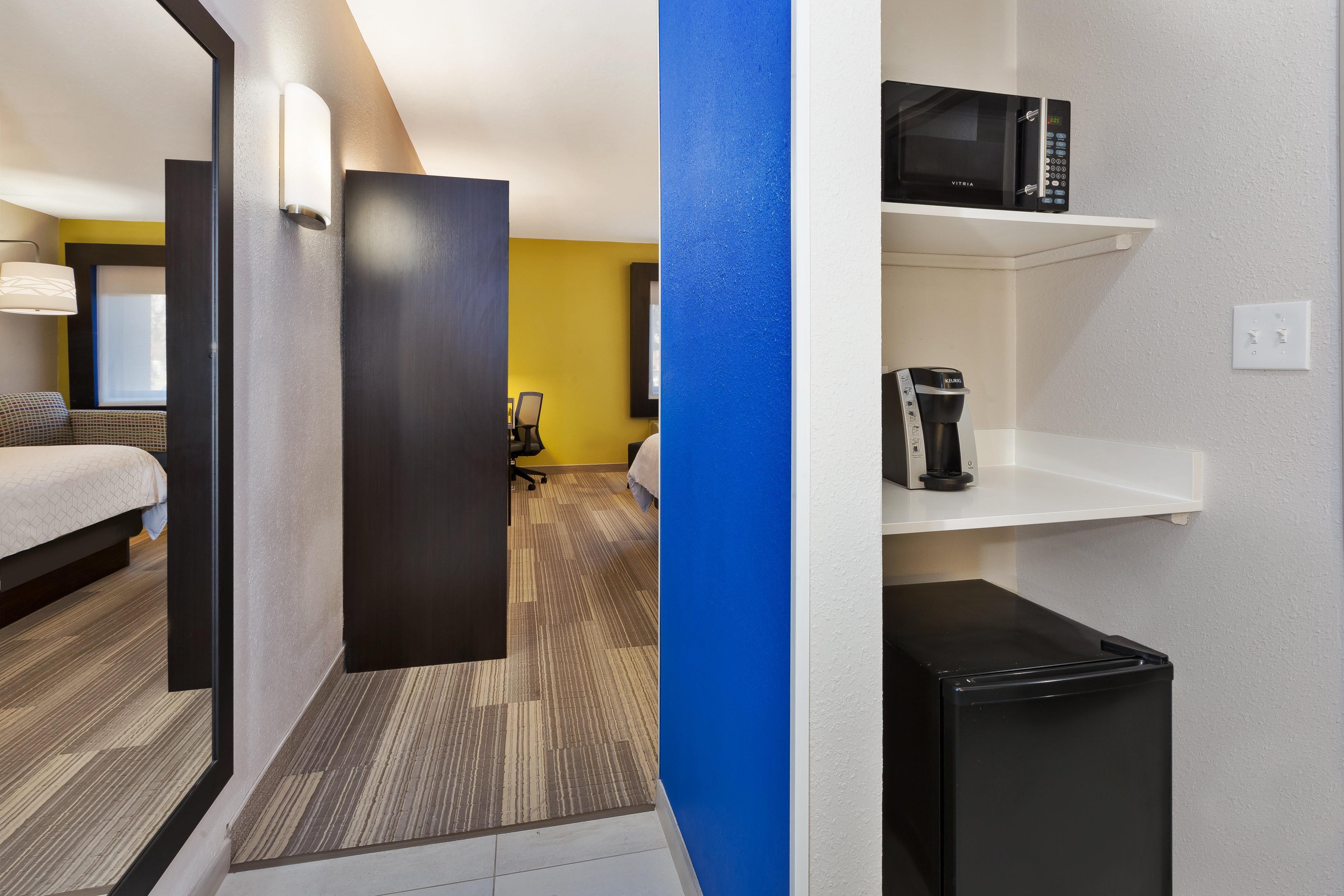 Express Detroit-warren/general Motors Technology Center By Ihg Hotel 2*